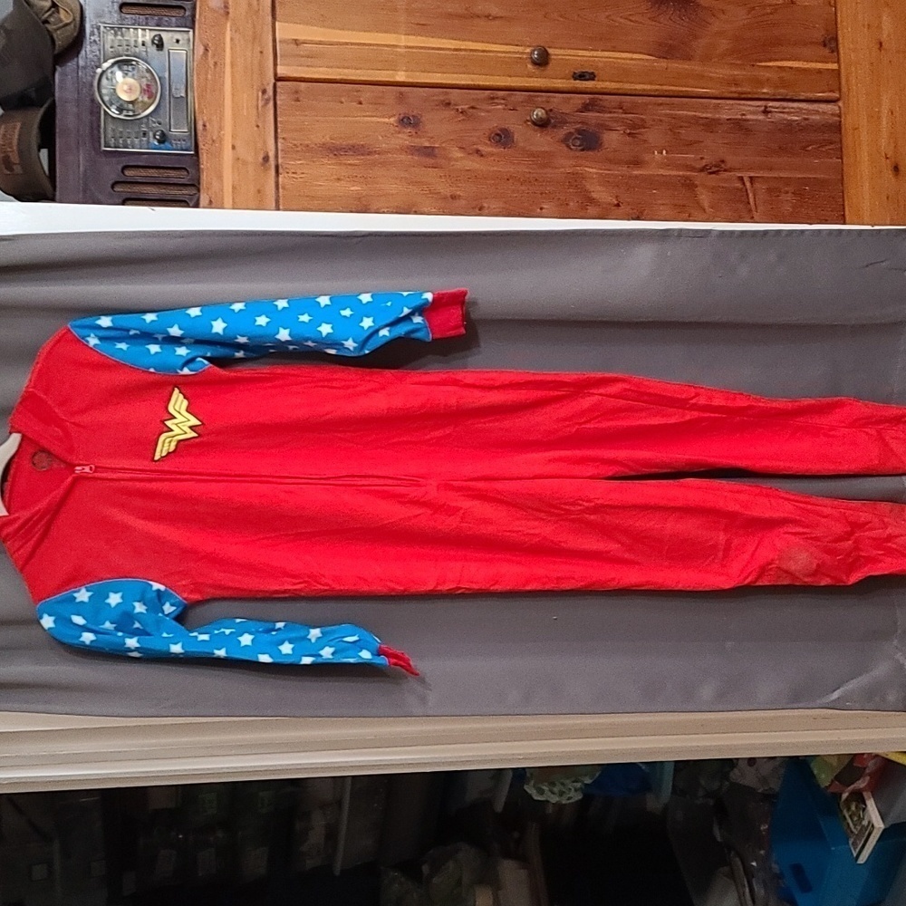 DC Comics Wonder Woman One Piece‎ Pajamas Hooded Zips Fleece Sz XS GUC